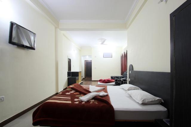 Hotel Devi Mahal Катра Экстерьер фото